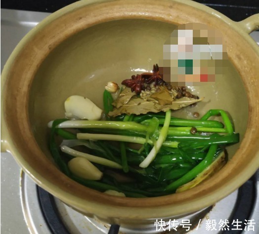 猪舌|下酒最馋它，倒半瓶酱油，不加一滴水，越焖越香，馋到流口水