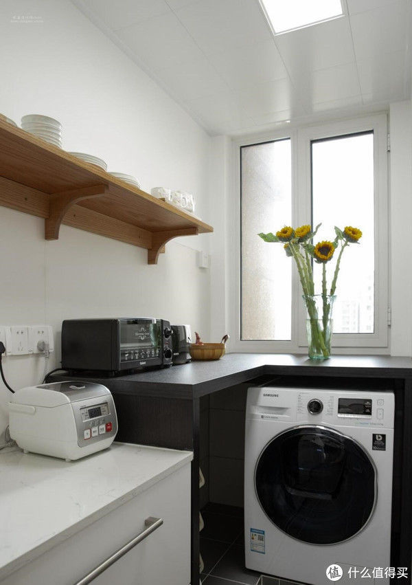 餐厅|80后太太的“穷装”新居火了，大白墙不吊顶，却被评为最美盐系家