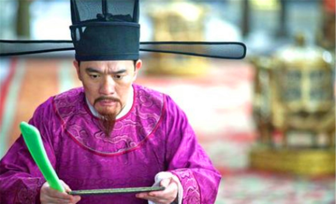 议事|赵匡胤是如何把官员的坐朝议事改为站朝议事的？