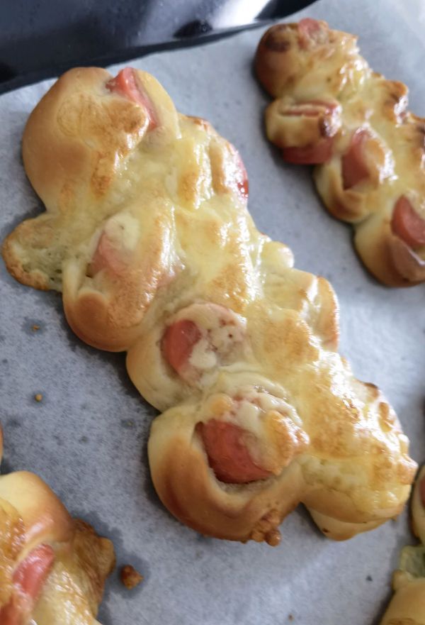 火腿肠芝士面包