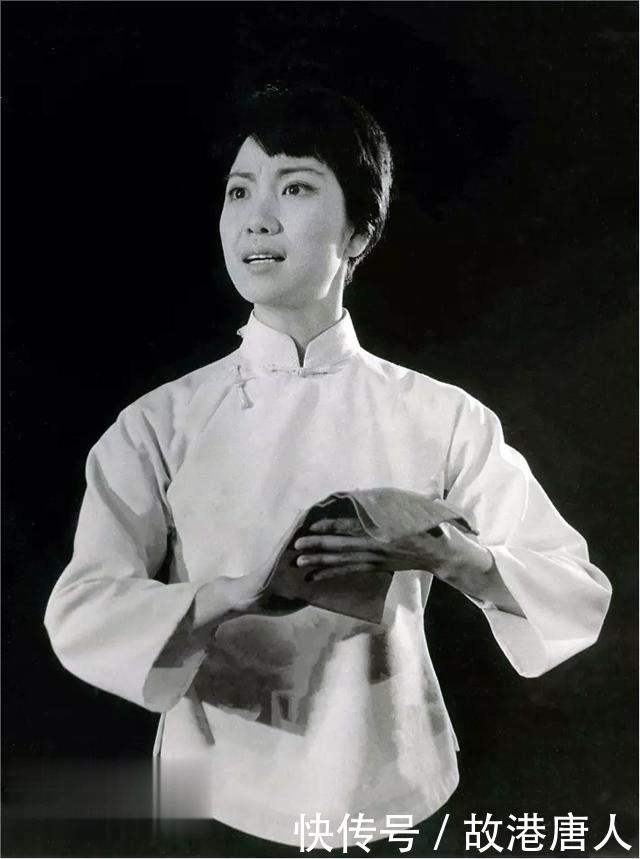 照片$李维康各时期老照片,从小美到老,图7有高玉倩,最后一张全家福