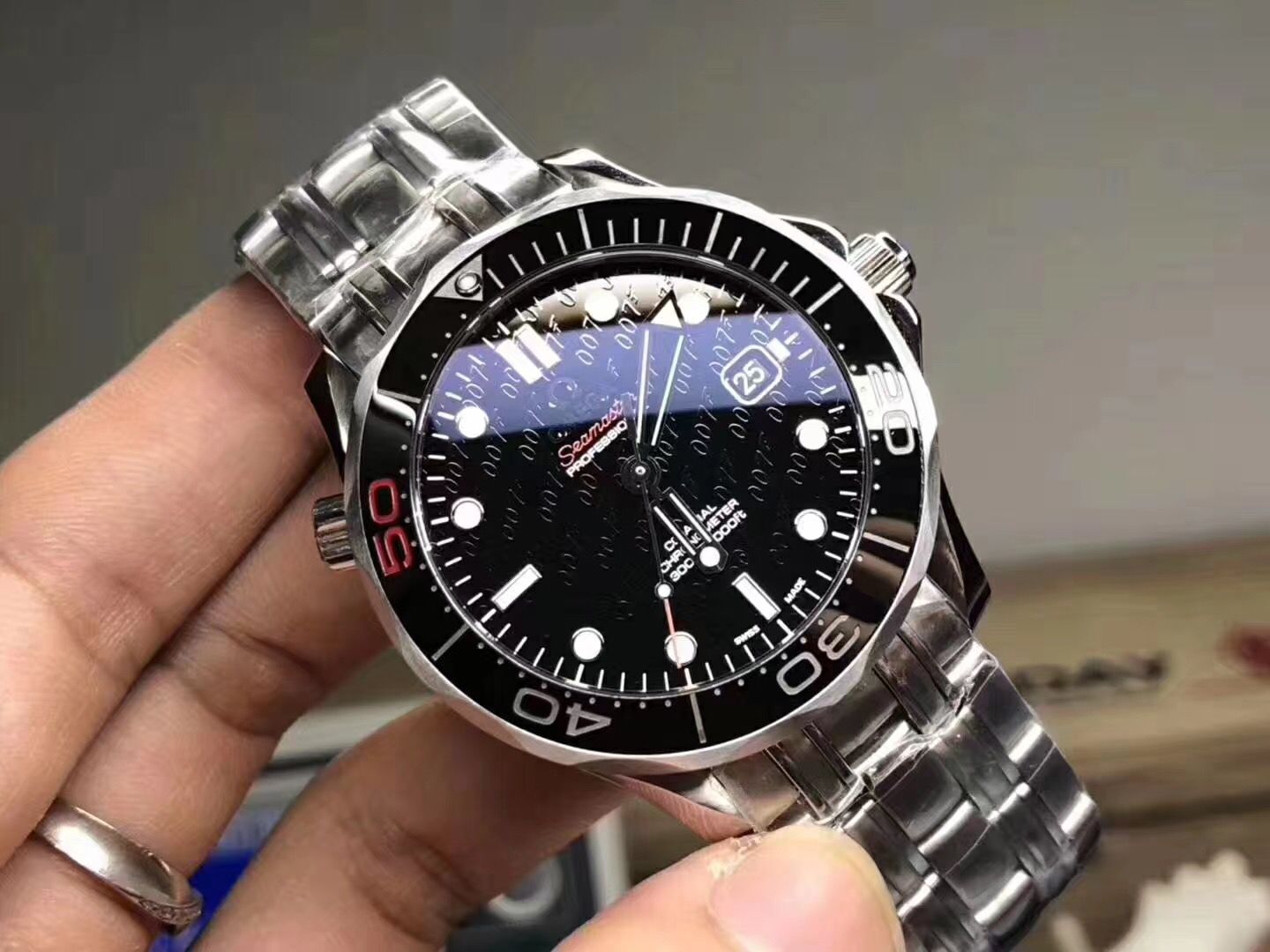 深度爆料解读，从字面、镜面、材质、表壳、来揭秘高仿手表的骗局