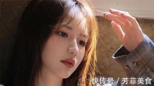 距离感|清纯感美女身穿格纹衬衫,休闲又青春,清新自然又简单