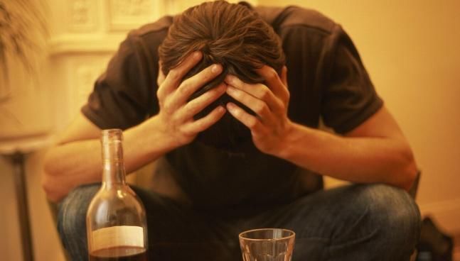 酒精肝|29岁男子查出肝硬化,医生怒斥:这2件事再做,肝癌就会上门