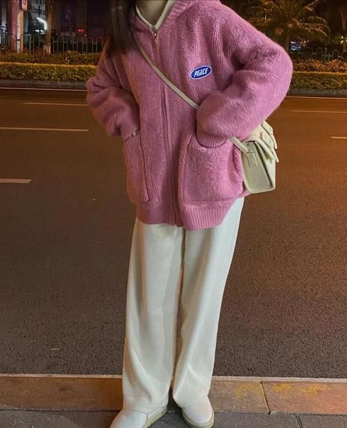 阔腿裤＋“这4款毛衣”太美了！冬季内搭这么穿，真的很显品味