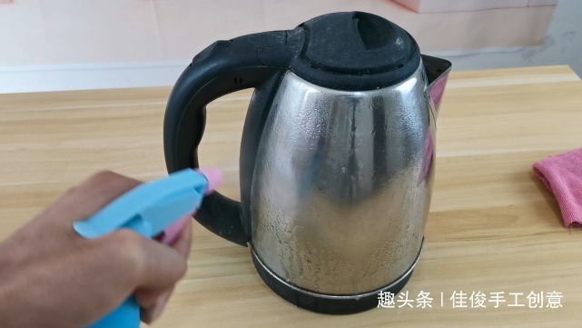 白醋和洗衣液混合,解决了每个家庭的困扰,真实用学学吧!