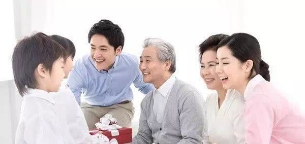 老年人|“假带娃害苦娃” 让我来告诉你,父母再累也要自己带娃的原因