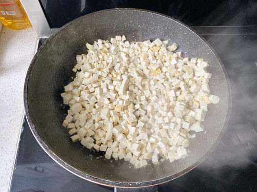 老妈闺女家小住，点餐要求吃菜卷子，女儿蒸了两大锅，全家吃美了