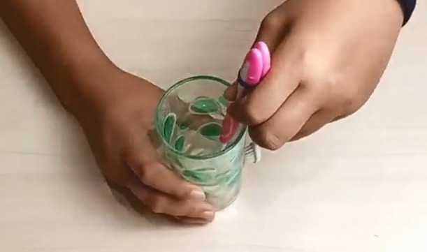 把牙刷毛剪短一半,放厨房里全家人抢着用,太实用了早学早受用