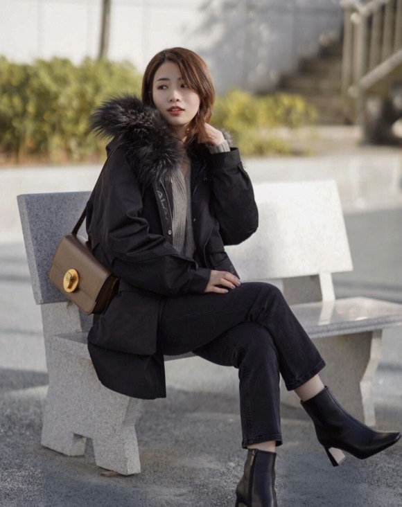 焦糖色 小个子穿羽绒服配啥鞋才好看?建议选择这4双,时髦百搭又显高