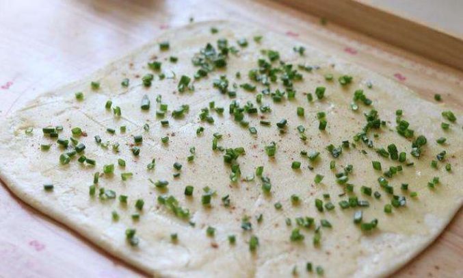 做死面饼，牢记1个技巧，做好2个步骤，外酥里软放凉都不硬