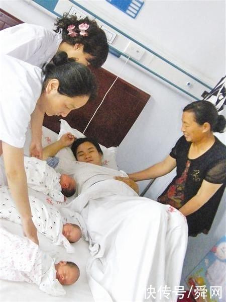 产房|宝妈生下3胞胎,知道孩子性别后,婆婆笑了宝爸却哭了