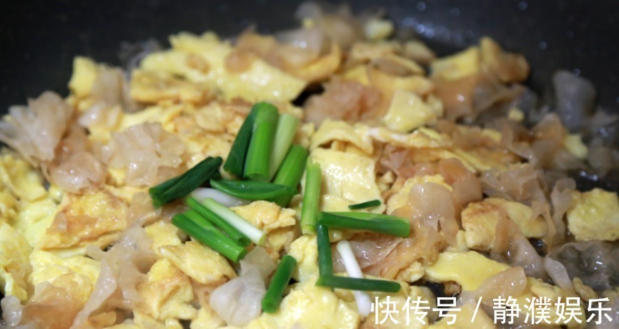 它是穷人的“阿胶”，女性要多食它，滋养肌肤，肌肤细腻年轻！