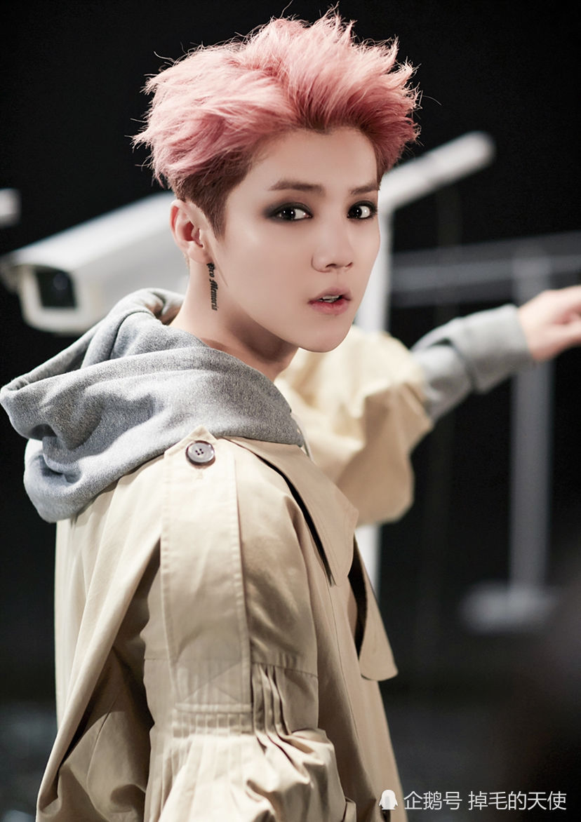 宋亚轩迎《王牌》首秀，183身高与关晓彤太般配，网友：鹿晗“危险”了