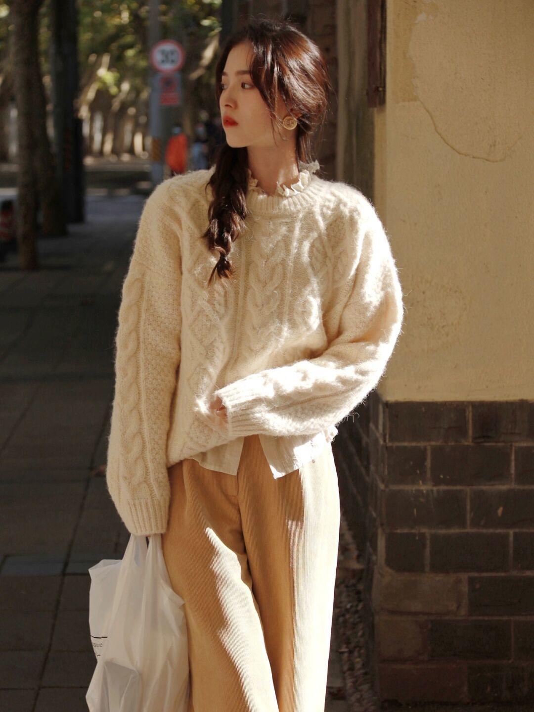 法式风毛衣 冬季就适合穿“法式风毛衣”,这些单品百搭又显气质,美得高级