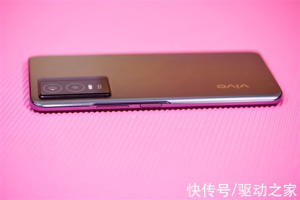 rom|vivo Y76s开箱图赏：1699元就能享受“12GB内存”