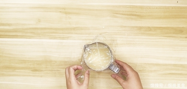 搅拌均匀|从小吃到大的“鸡蛋仔”原来这么简单,完成儿时的梦想一次吃到饱