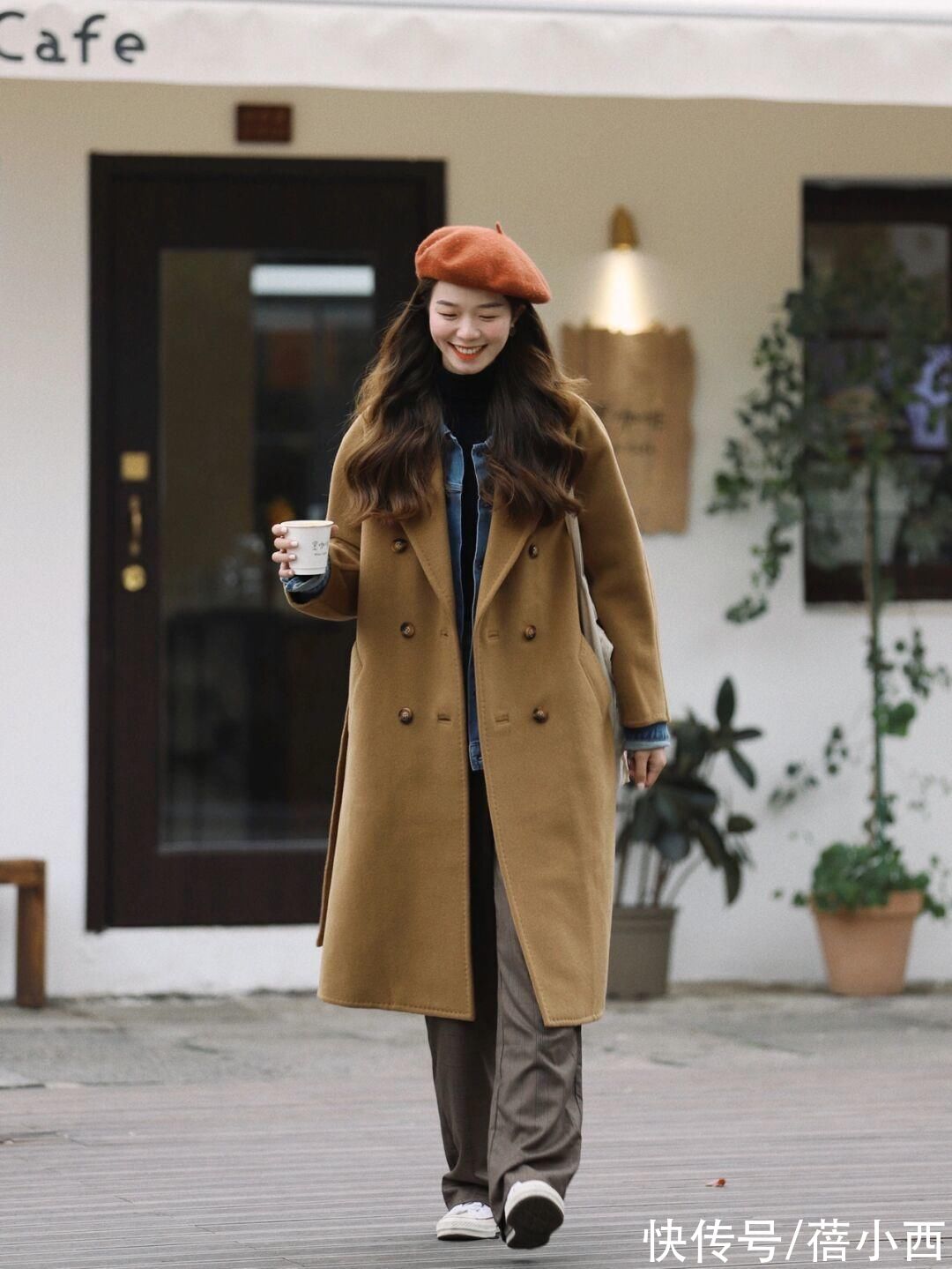 高领 驼色大衣才是当季最in,给你选了4款好看的版型,这么搭简约高级
