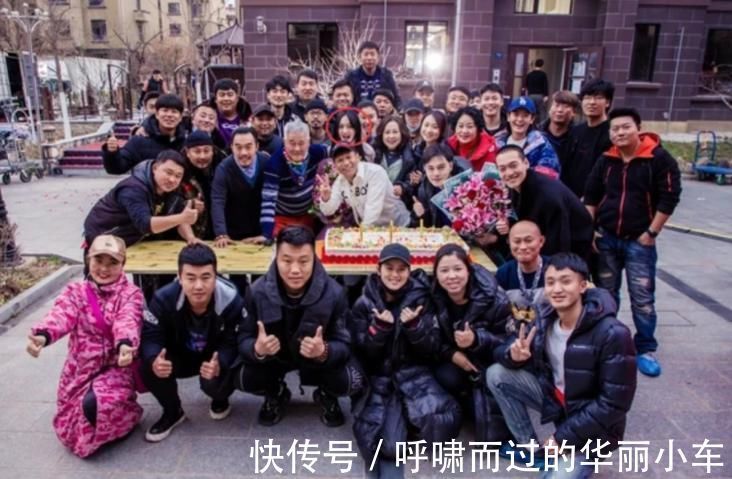 豪宅|郑爽首度公开豪宅浴室，坐马桶录视频很豪放，自爆对爽爸装修不满要推翻重造