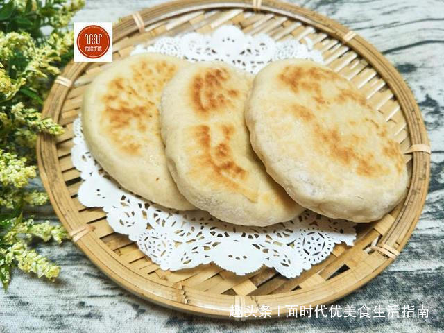 小面姨|发面烙饼,我有妙招,既省油又暄软,外酥里嫩凉了不会硬!