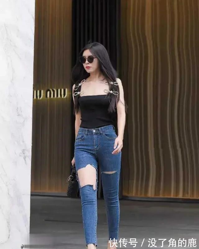 时尚 这款牛仔裤太独特,长了这么大还真的是第一次见,时尚潮流!