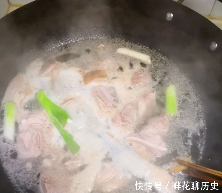 羊肉|冬补吃鱼吃羊肉，不如吃一锅它，肉嫩汤鲜，营养加倍又美味，太鲜