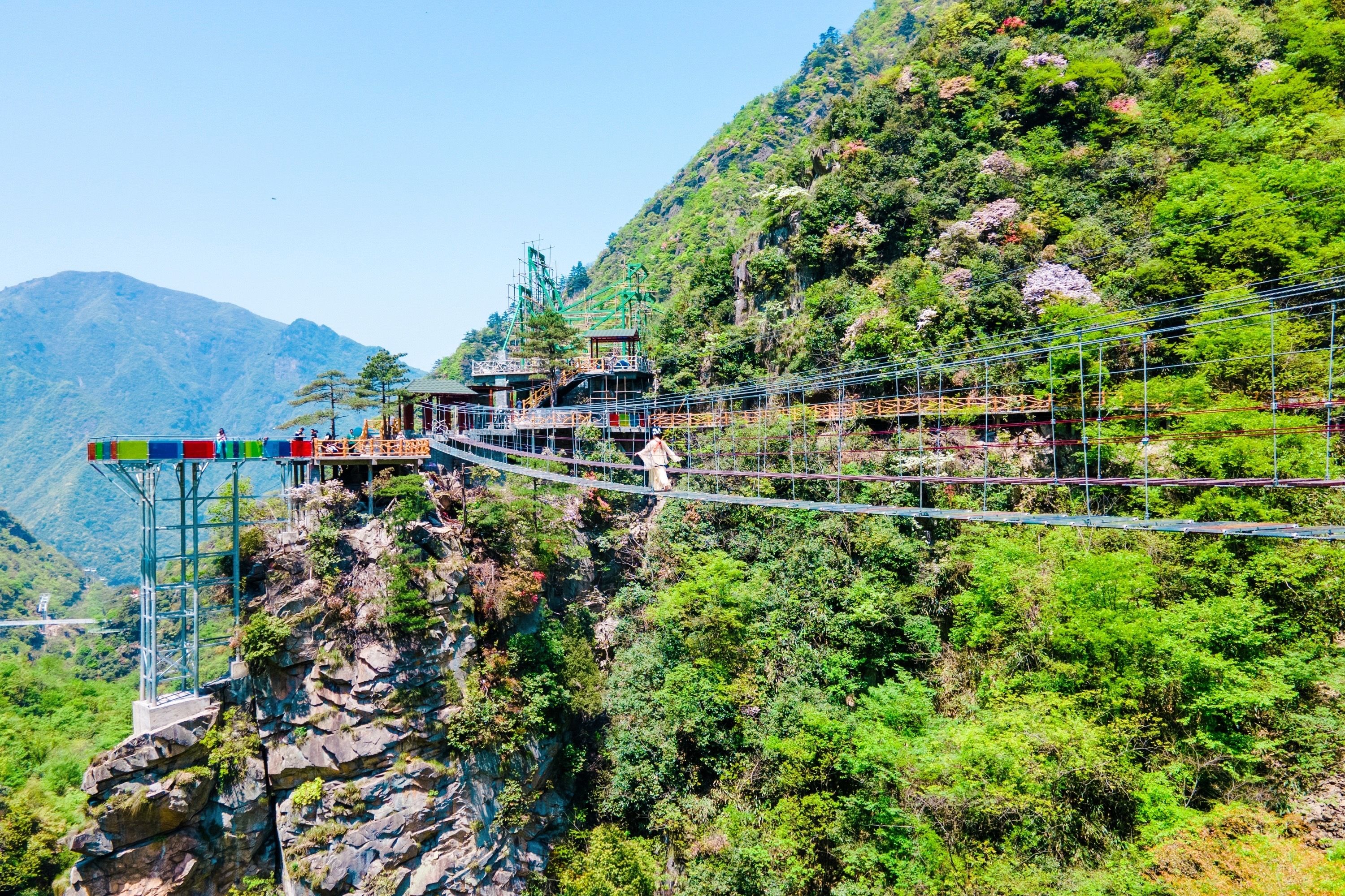 安吉浙北大峡谷，北纬30度线上的奇特山景，九大游乐项目等你挑战