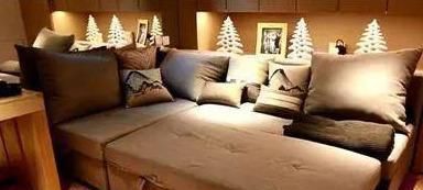 客厅|一家四口住豪华别墅,却只能睡客厅打地铺,设计师爆改15㎡变6房