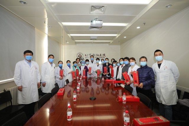 劳动模范|医院组织召开迎新春座谈会