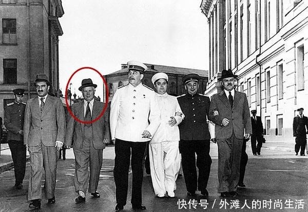 赫鲁晓夫|苏联历史告诉世人不要小瞧站在身后的人,他们才是挖苏联墙角的