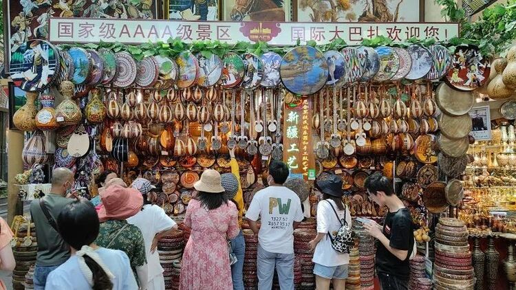 尼合买提江·热合木都拉|绘画与音乐的碰撞 展示新疆独特魅力