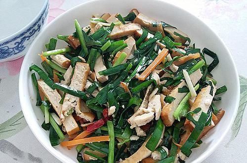 它是天然“通便菜”,三天两头吃,排出隔夜黑宿便,比开塞露强