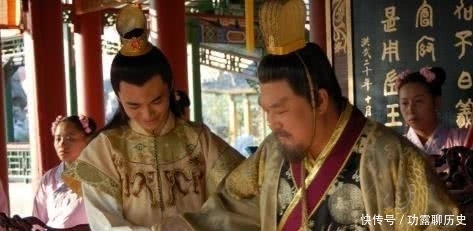 登基|朱棣造反登基,整理文件发现1道圣旨,看后大哭:父皇害得我好惨!