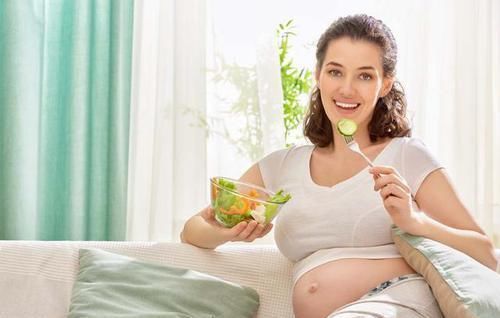 新生儿|以前小孩生下好几天才睁眼,为什么现在宝宝生下来就能睁眼