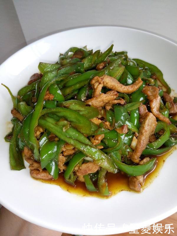 一辈子吃不腻的4道家常菜,谁做都好吃!尖椒炒肉丝.辣子鸡丁