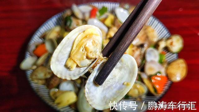 炒花蛤,最忌直接下锅就炒,教你正确做法,出锅鲜嫩无沙,不腥气