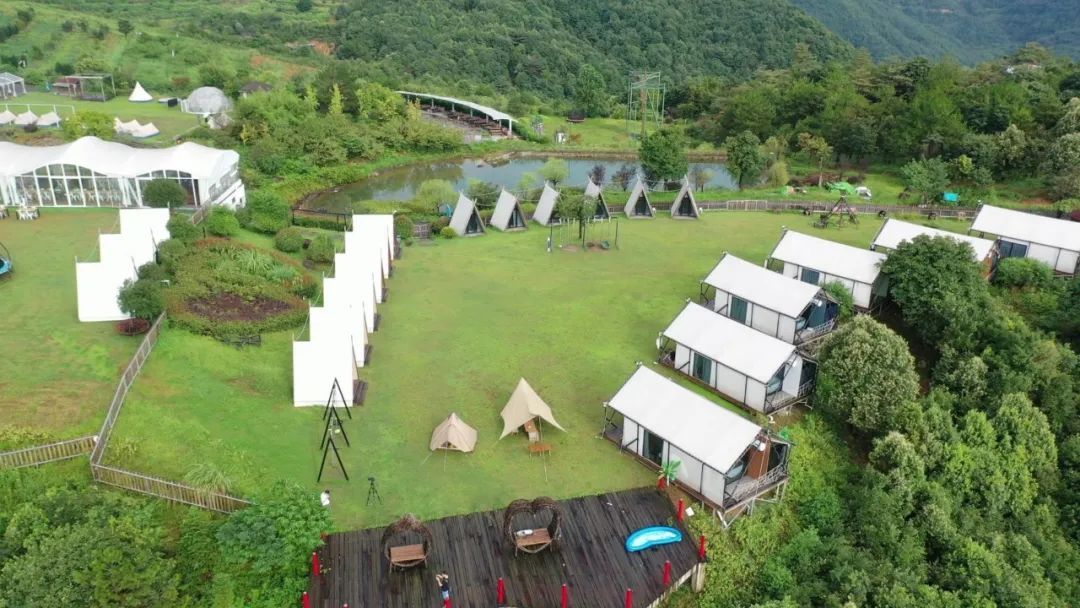 高山|小山村露营基地吹开“经济花”