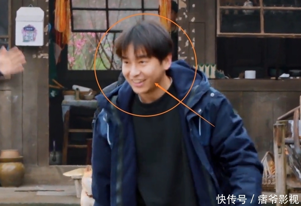 张艺兴|张艺兴最后到蘑菇屋,嘉宾们见到他的反应引关注,人缘好坏很显然