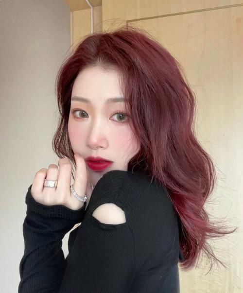 柔顺|烫染后头发干枯毛躁?护发秘籍大派送,解决你的“头等大事”