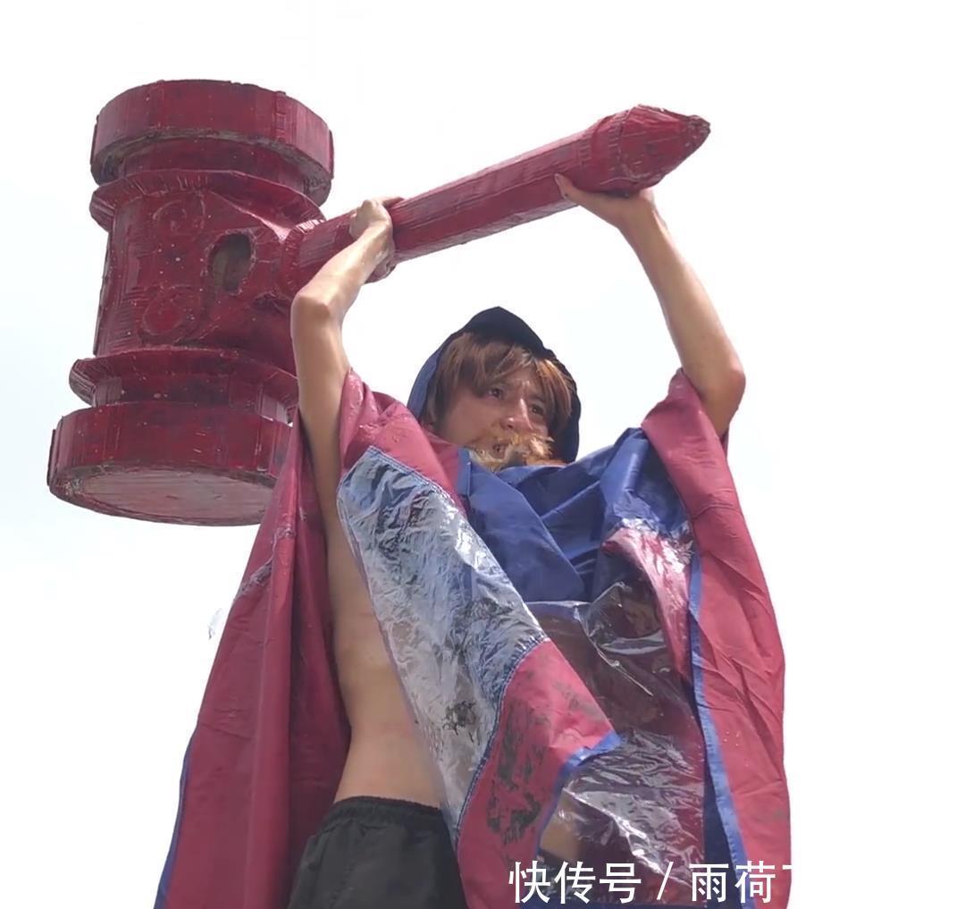 小舞姐|小舞顶着高跟鞋,唐三拎起纸片锤,《斗罗大陆》沙雕剧你看了吗!