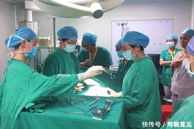 手术|产妇顺产转剖宫产,手术医生询问谁签字,她的回答很硬气