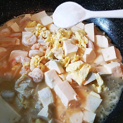 虾油菌菇豆腐煲