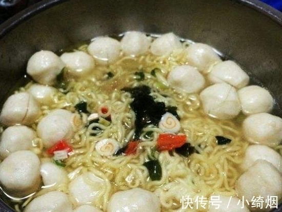 食材|泡面“离不开”的5种食材,火腿肠上榜,图五只有聪明人才想得到