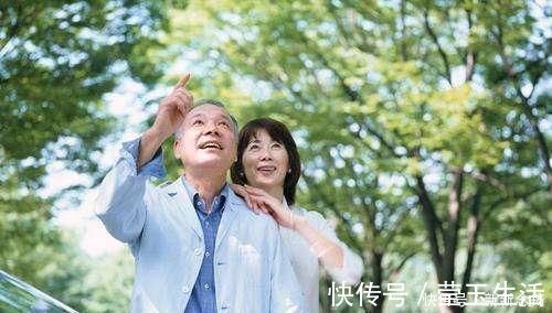 相伴|寿命长的人，都有的4个好习惯，你若能坚持，长寿会与你相伴