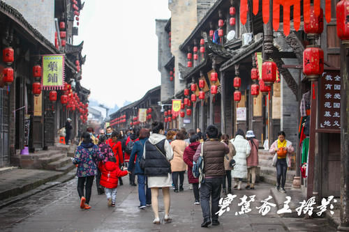 解密潼南的陈抟故里景区，来这里观赏油菜花海已成了水陆空全覆盖