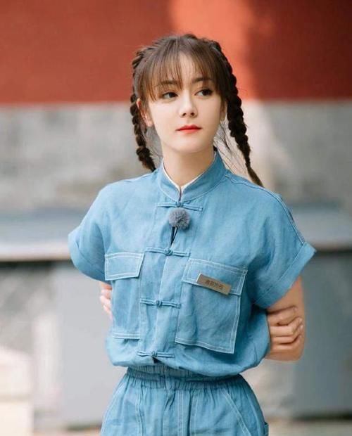 丸子头已经不流行了，今年这5种“发型”是真火，简单大方显脸小