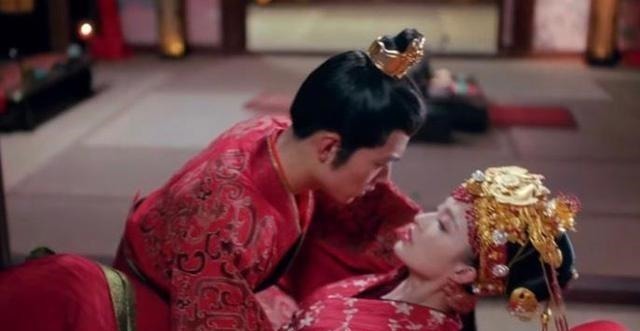 疾冲|狼殿下疾冲摘星大婚肖战耳朵通红,网友留言冲哥你怎么可以这样