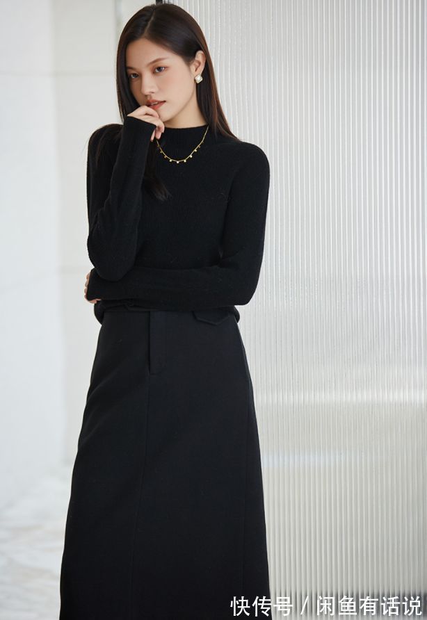穿搭 打底衫还是黑色最百搭,35岁博主这几套秋冬穿搭,每一套都想照搬