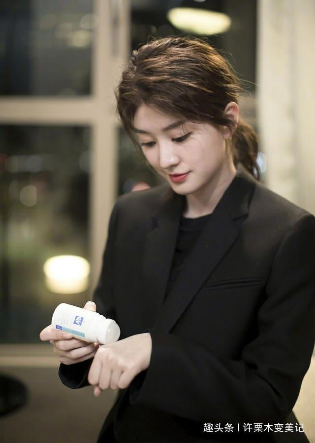 气垫 包包里常放几样东西的,一般都是讲究的女人,你有几样