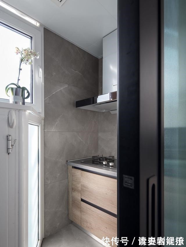 中式|走进她家，才知大平顶配大白墙有多清爽，一人独居过得轻松又舒适！